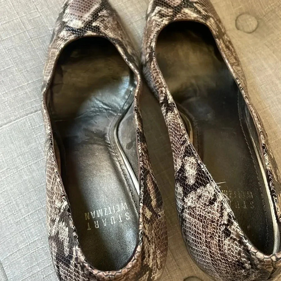 Stuart Weitzman snake print pumps 9M - Picture 9 of 13